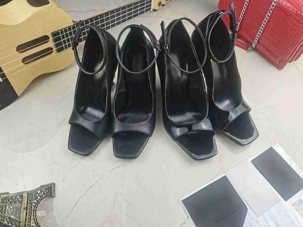 2022 famous brand women summer fish mouth sandals comfortable sheepskin lining .5cm high heel shoes for female classic luxury cowhide part, Black
2022 famous brand women summer fish mouth sandals comfortable sheepskin lining .5cm high heel shoes for female classic luxury cowhide part, Black