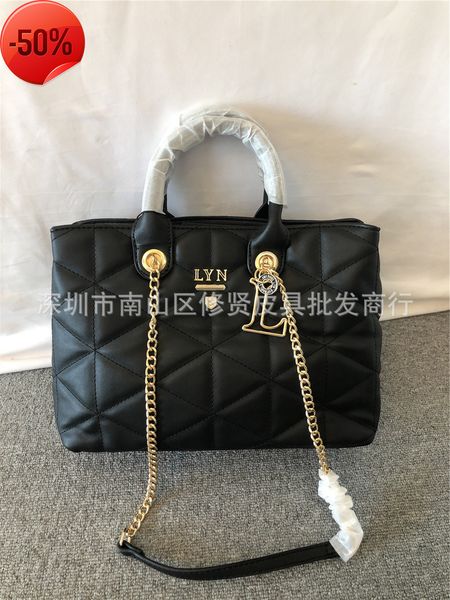 fashion luxury designerlyn accs new style princess of wales small fragrance lingge chain bag
fashion luxury designerlyn accs new style princess of wales small fragrance lingge chain bag