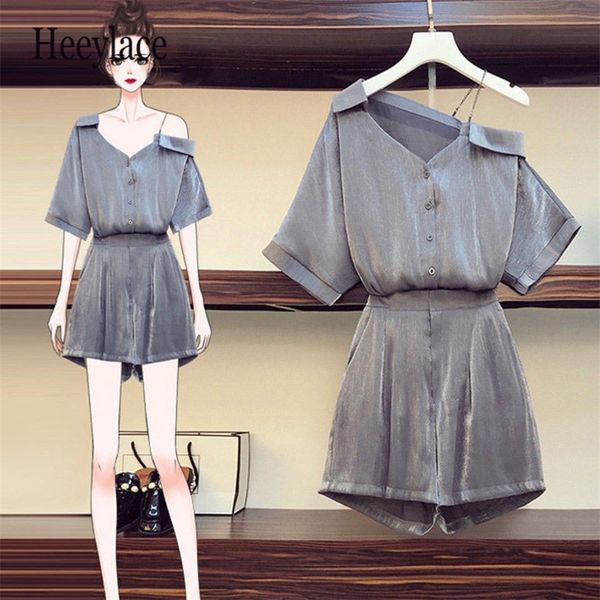 plus size women summer korean two piece set for women slash neck blouse and elastic waist shorts set ladies solid tracksuits t200821, White
plus size women summer korean two piece set for women slash neck blouse and elastic waist shorts set ladies solid tracksuits t200821, White