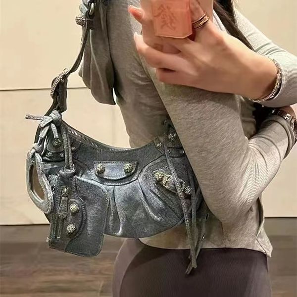 luxury shoulder bags designer hourglass bag ladies fashion classic messenger handbag retro one-shoulder star
luxury shoulder bags designer hourglass bag ladies fashion classic messenger handbag retro one-shoulder star