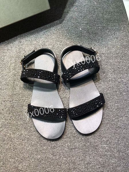 mens women designer sandals foam rubber sandal fashion platform slides triangle metal slippers retro beach loafers round toe sandal 35-45, Black
mens women designer sandals foam rubber sandal fashion platform slides triangle metal slippers retro beach loafers round toe sandal 35-45, Black