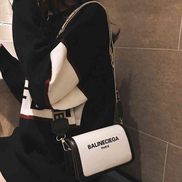 small bag 2022 new small square versatile broadband single shoulder messenger bag purse outlet
small bag 2022 new small square versatile broadband single shoulder messenger bag purse outlet