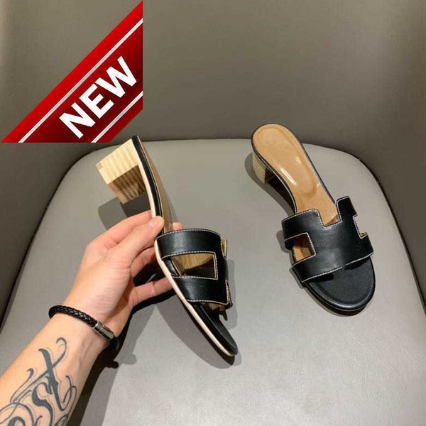 2021 ladies luxury high heel sandals, classic designer slippers, fashionable beach flip flops size 35-42, Black
2021 ladies luxury high heel sandals, classic designer slippers, fashionable beach flip flops size 35-42, Black