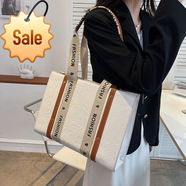 large capacity bag women's summer 2022 new fashion shoulder popular texture brand ladies s luxury s
large capacity bag women's summer 2022 new fashion shoulder popular texture brand ladies s luxury s