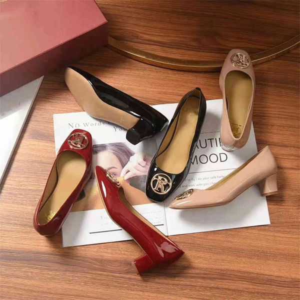 sandals soft patent leather non abrasive work shoes women's thick heel shallow mouth single versatile square head high heels, Black
sandals soft patent leather non abrasive work shoes women's thick heel shallow mouth single versatile square head high heels, Black