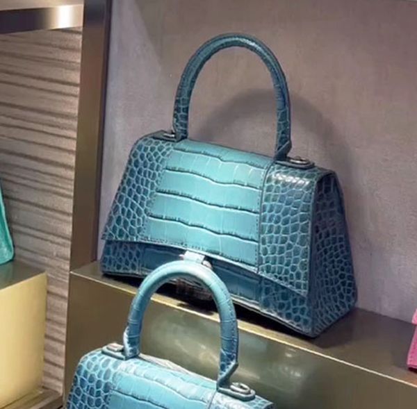 design retro crocodile 2022 fashion hourglass handbag women designer bags luxury leather classic vintage wallet wallet handle square
design retro crocodile 2022 fashion hourglass handbag women designer bags luxury leather classic vintage wallet wallet handle square