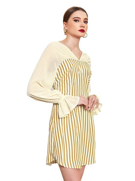 x anissa benazza bell sleeve striped print curved hem dress 75ge#, Black;gray 
x anissa benazza bell sleeve striped print curved hem dress 75ge#, Black;gray