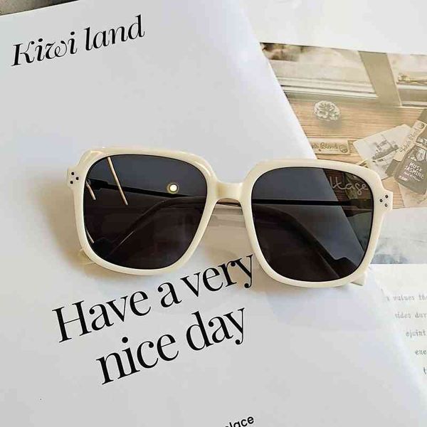 women sunglasses luxury brand designer 2022 version new fashion large frame polarized high sense sunglass trend vintage sun glasses for men, White;black
women sunglasses luxury brand designer 2022 version new fashion large frame polarized high sense sunglass trend vintage sun glasses for men, White;black