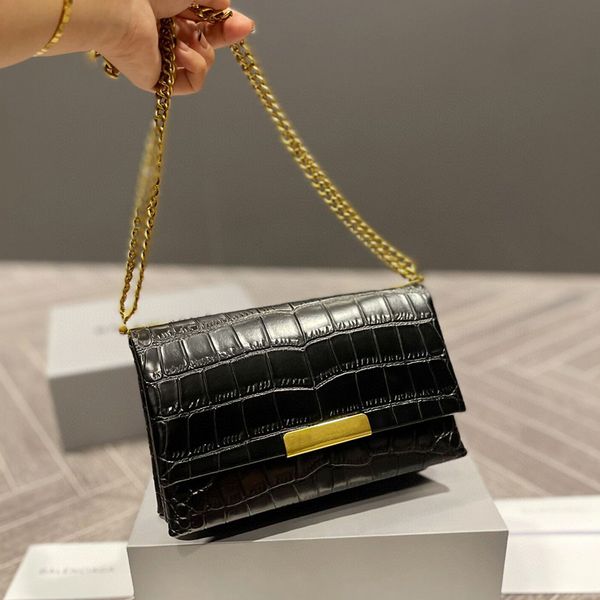 famous brand handbag shoulder chain bag black white crocodile pattern vintage hardware many letter buckle waist pillow square womens luxury
famous brand handbag shoulder chain bag black white crocodile pattern vintage hardware many letter buckle waist pillow square womens luxury