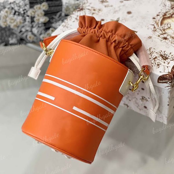 designer luxury bag 2022 new product vibe drawstring bucket portable shoulder version super positive upgrade
designer luxury bag 2022 new product vibe drawstring bucket portable shoulder version super positive upgrade