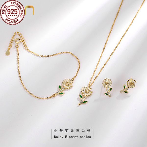 new s925 sterling silver little daisy earrings necklace female ins simple minority light luxury high sense chrysanth
new s925 sterling silver little daisy earrings necklace female ins simple minority light luxury high sense chrysanth