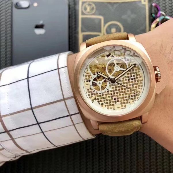the new fashionable 3-pin mechanical explosion elegant men's watch fully automatic mechanical movement mineral crystal mirror, Slivery;brown
the new fashionable 3-pin mechanical explosion elegant men's watch fully automatic mechanical movement mineral crystal mirror, Slivery;brown
