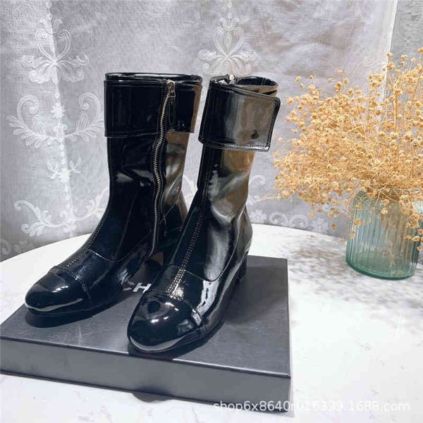 boots high edition autumn and winter xiaoxiangjia solid color medium tube round head splicing thick heel back zipper fashion martin boots ds, Black
boots high edition autumn and winter xiaoxiangjia solid color medium tube round head splicing thick heel back zipper fashion martin boots ds, Black