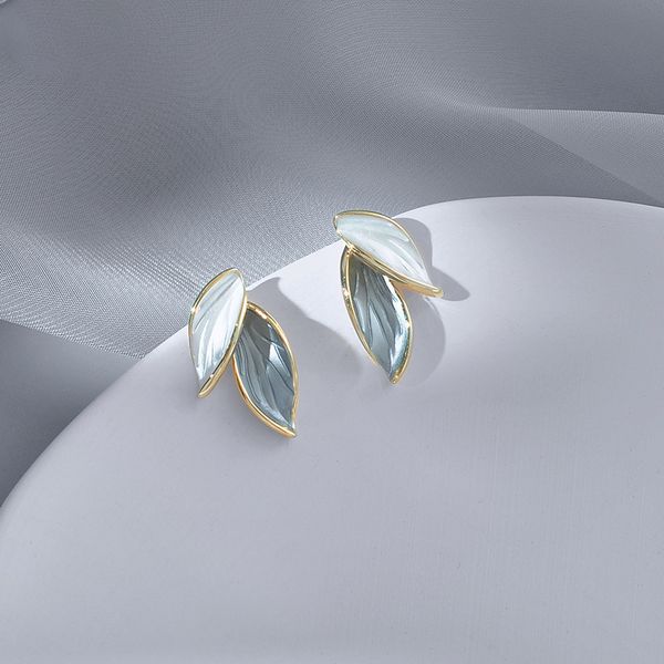 summer small fresh leaf earrings women's 925 sterling silver needle high sense minority new trend, Golden;silver
summer small fresh leaf earrings women's 925 sterling silver needle high sense minority new trend, Golden;silver