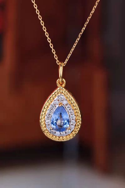 pendant necklace in 18k gold with pear-shaped sapphire and diamonds, Silver
pendant necklace in 18k gold with pear-shaped sapphire and diamonds, Silver