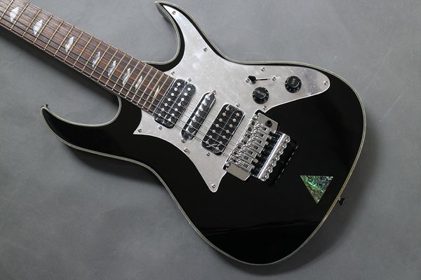 st guitar, hsh pickup, fingerboard color shell mosaic, floyd rose tremolo system guitar
st guitar, hsh pickup, fingerboard color shell mosaic, floyd rose tremolo system guitar