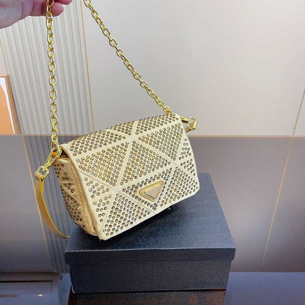 lady diamonds woman shoulder bag bling buling designer bag women glitter evening bags chain luxurys handbag shiny rhinestone party crossbody
lady diamonds woman shoulder bag bling buling designer bag women glitter evening bags chain luxurys handbag shiny rhinestone party crossbody