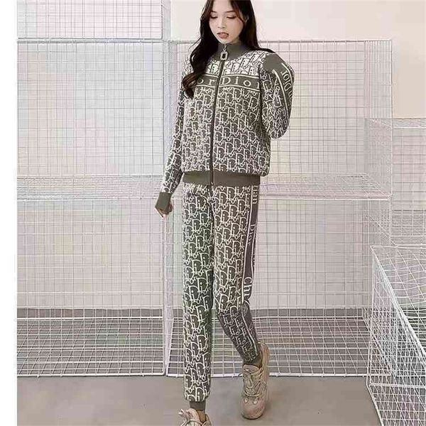 2022 new special offer model sportswear women's autumn coat cardigan zipper fashion two-piece set, White
2022 new special offer model sportswear women's autumn coat cardigan zipper fashion two-piece set, White