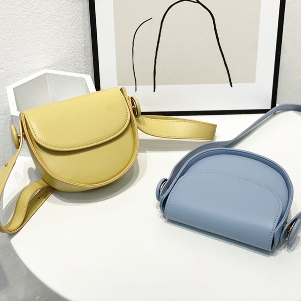 designer bag half round crossbody bags with solid color and sewing 18cm
designer bag half round crossbody bags with solid color and sewing 18cm