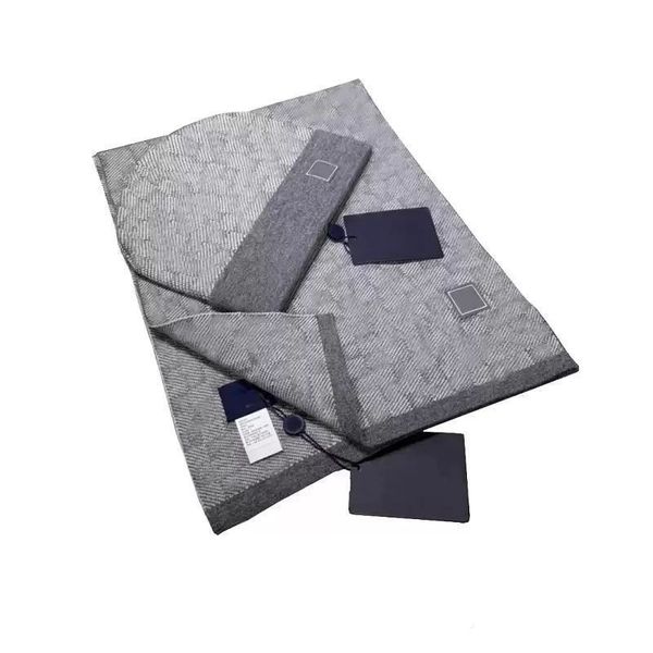 20ss designer women mens knitted scarf and hat set winter warm hats and scarves, Blue;gray
20ss designer women mens knitted scarf and hat set winter warm hats and scarves, Blue;gray