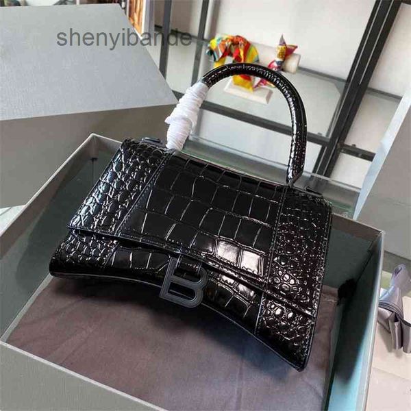 brand balencaigass designer home hourglass bag 2022 fashion family high version women's crocodile leather one shoulder diagonal handag
brand balencaigass designer home hourglass bag 2022 fashion family high version women's crocodile leather one shoulder diagonal handag
