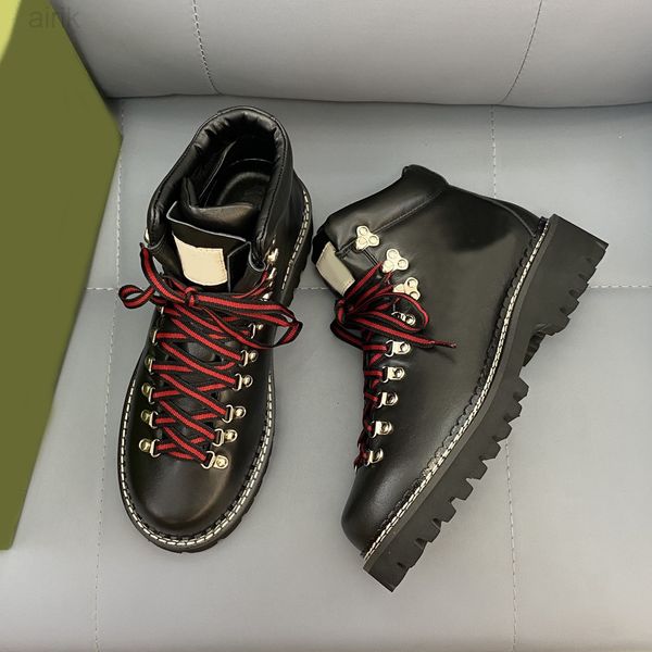 men leather martin boots ankle boot lace-up closure with metal eyelets fashion rubber leather shoes lug sole padding at the ankle, Black
men leather martin boots ankle boot lace-up closure with metal eyelets fashion rubber leather shoes lug sole padding at the ankle, Black