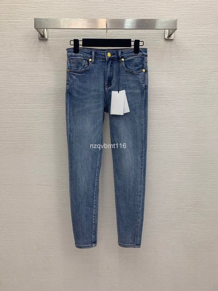 women's jeans 21 button accessories back pocket wheel carriage letter flocking process high elastic nine legged jeans, Blue
women's jeans 21 button accessories back pocket wheel carriage letter flocking process high elastic nine legged jeans, Blue