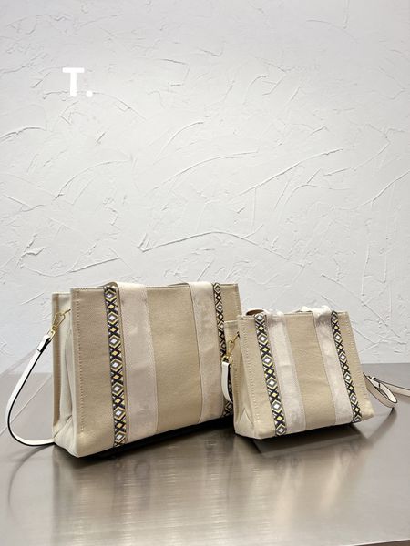 shoulder bag for women woody chest pack lady tote chains hand bags presbyopic purse bag vintage handbags
shoulder bag for women woody chest pack lady tote chains hand bags presbyopic purse bag vintage handbags