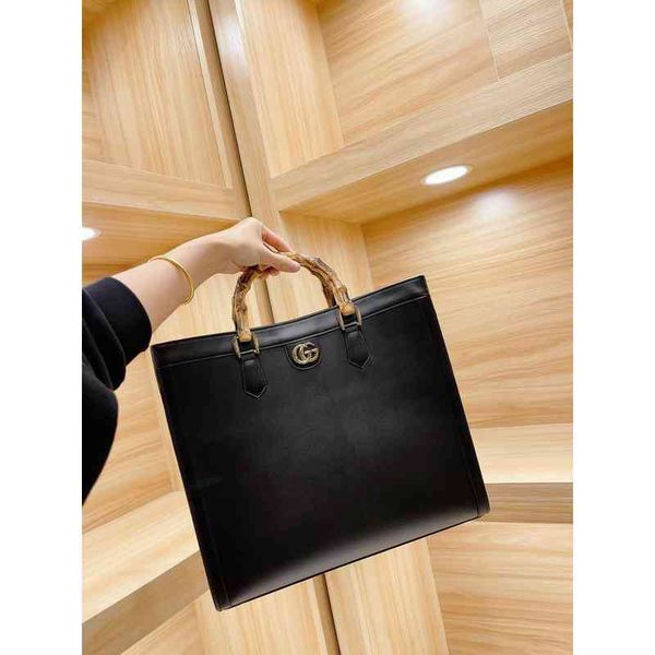 designers leather 2020 mummy bag and uses pvc with leski fabric to fashion ladies handbag women handbag luxury bags, Black;red
designers leather 2020 mummy bag and uses pvc with leski fabric to fashion ladies handbag women handbag luxury bags, Black;red