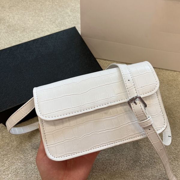 2022 fashion women's crossbody bag p street business style crossbody clutch shoulder bag
2022 fashion women's crossbody bag p street business style crossbody clutch shoulder bag