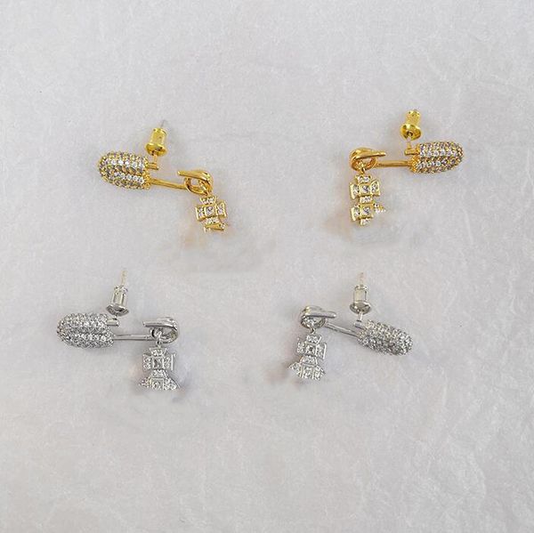 stud west queen saturn earrings wood star vivi niche zircon earrings pin is full of diamonds 1 :1 earring women original packaging, Golden;silver
stud west queen saturn earrings wood star vivi niche zircon earrings pin is full of diamonds 1 :1 earring women original packaging, Golden;silver