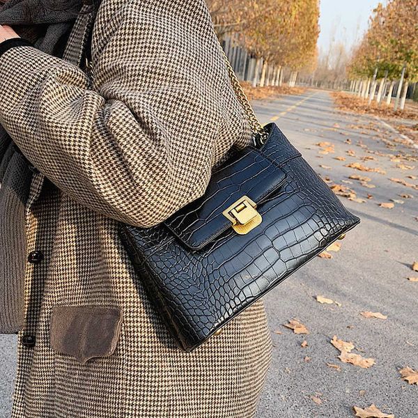 evening bags vintage chain shoulder bag for women pu leather luxury designer women s crossbody new fashion square solid female handbag y0506
evening bags vintage chain shoulder bag for women pu leather luxury designer women s crossbody new fashion square solid female handbag y0506