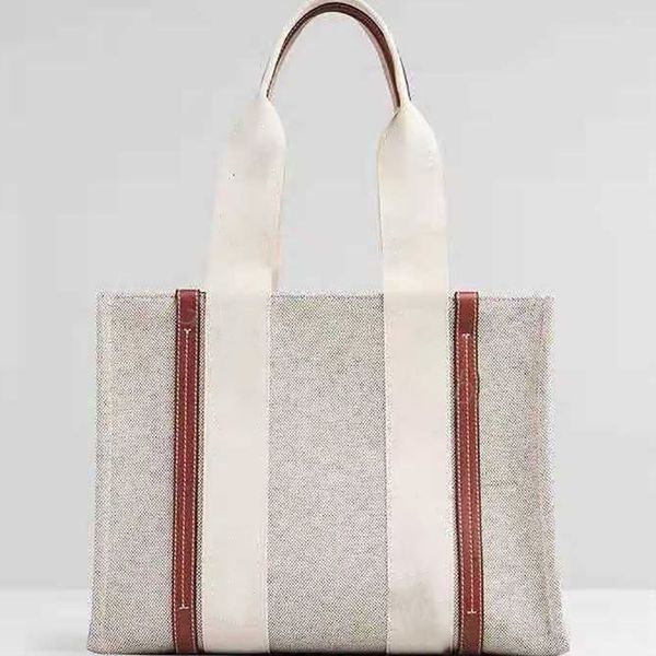 2022 new leisure tote shopping crossbody bags luxury canvas womens designer handbag should packaged fashion handbags purse messenger bag bac, Red;black
2022 new leisure tote shopping crossbody bags luxury canvas womens designer handbag should packaged fashion handbags purse messenger bag bac, Red;black