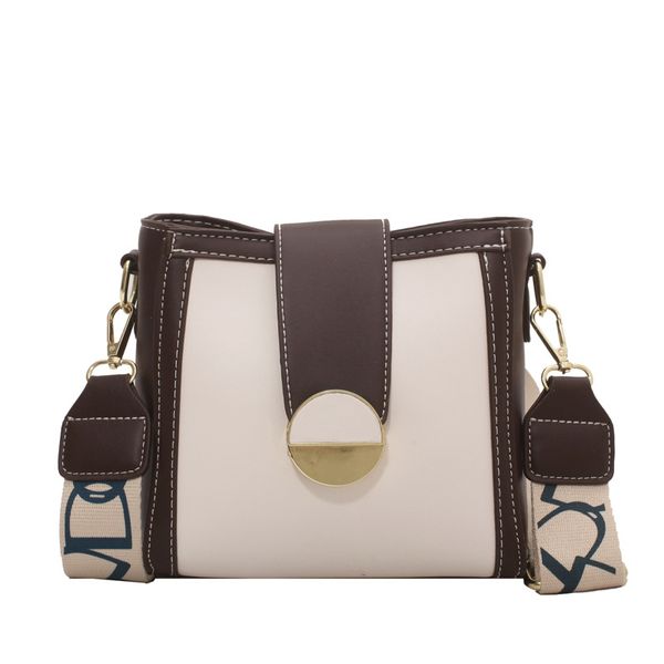 designer shoulder bag with good quality leather and fashion handbag for female in 3 color 17.5cm
designer shoulder bag with good quality leather and fashion handbag for female in 3 color 17.5cm