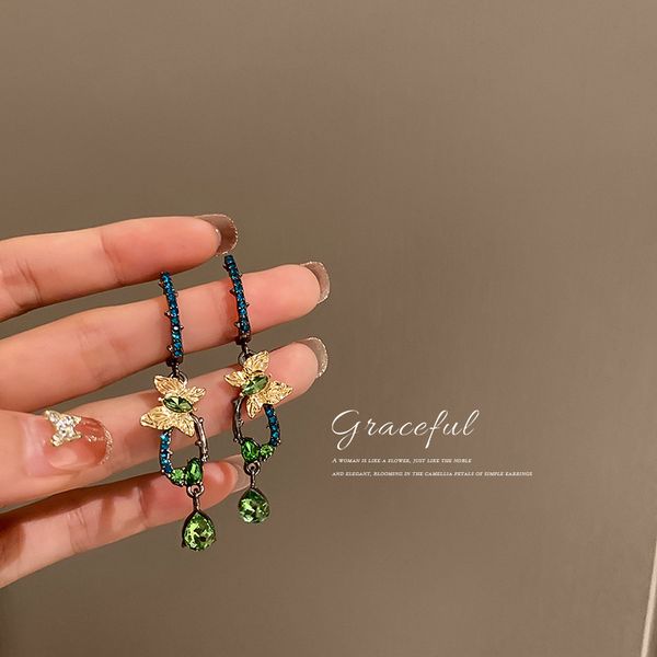 925 silver needle european and american retro hong kong style earrings diamond parrot snail water drop bow eardrops fashion earrings for wom, Golden
925 silver needle european and american retro hong kong style earrings diamond parrot snail water drop bow eardrops fashion earrings for wom, Golden