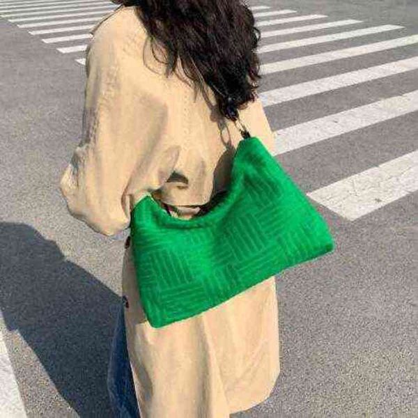 evening bag women's luxury handbag plush relief large capacity lightweight leisure shoulder combined messenger 220301
evening bag women's luxury handbag plush relief large capacity lightweight leisure shoulder combined messenger 220301