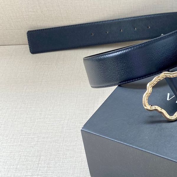 designer belt mens belts luxury brand official replica made of genuine calfskin with stainless steel belt buckle waistband for man 006a, Black;brown
designer belt mens belts luxury brand official replica made of genuine calfskin with stainless steel belt buckle waistband for man 006a, Black;brown