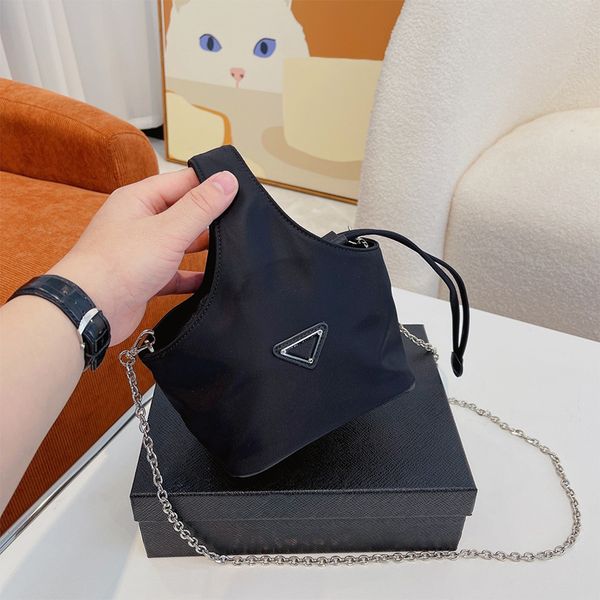 new luxury ladies bag fashion chain shoulder bag black nylon waterproof fabric designer handbag wholesale package hand wallet crossbody tote
new luxury ladies bag fashion chain shoulder bag black nylon waterproof fabric designer handbag wholesale package hand wallet crossbody tote