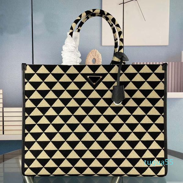 designer bag women handbags canvas crossbody bags two tone pattern letter hardware fashion lady purse large capacity, Red;black
designer bag women handbags canvas crossbody bags two tone pattern letter hardware fashion lady purse large capacity, Red;black