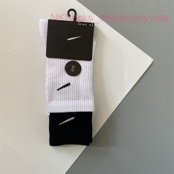 men classic fashion socks hook brand color stitched men's women's long tube sports training sock street couple middle tubes luxury, Black
men classic fashion socks hook brand color stitched men's women's long tube sports training sock street couple middle tubes luxury, Black