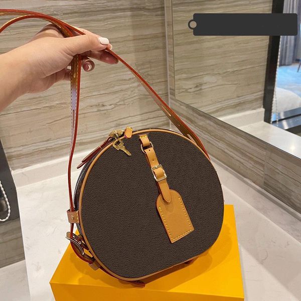 round shoulder bags fashion luxury designer bag cross body leather handbag totes original lock key with box
round shoulder bags fashion luxury designer bag cross body leather handbag totes original lock key with box