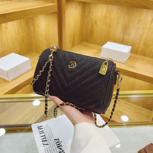 family brand women's bag 2022 new high-end fashion versatile single shoulder messenger designer crossbody bags for woman
family brand women's bag 2022 new high-end fashion versatile single shoulder messenger designer crossbody bags for woman