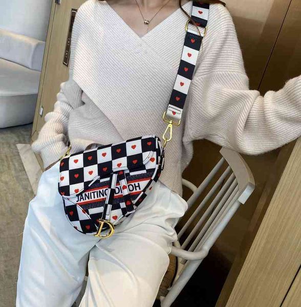 red shoulder oblique cross women's new fashionchain crossbody party evening s mini small square luxury bag
red shoulder oblique cross women's new fashionchain crossbody party evening s mini small square luxury bag