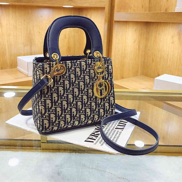 purses live broadcast goods women's bag 2022 new fashion embroidered thread lingge princess bag messenger hand
purses live broadcast goods women's bag 2022 new fashion embroidered thread lingge princess bag messenger hand