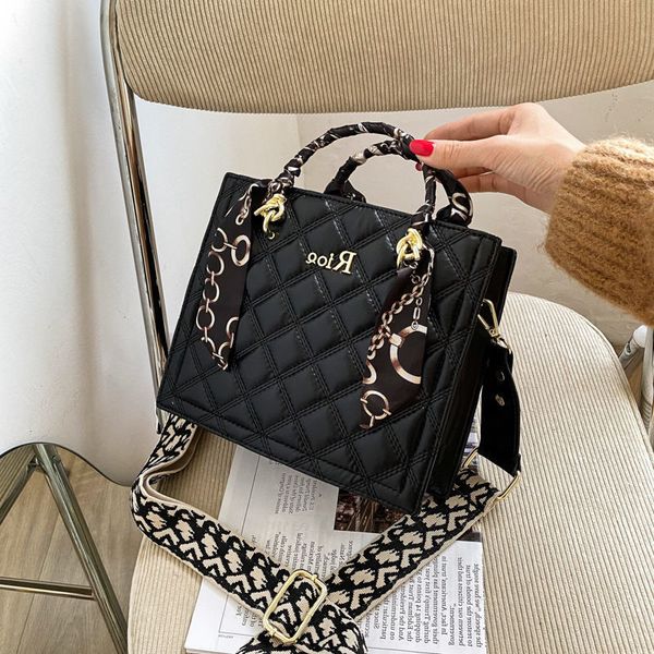 women's small bag fashion new versatile one shoulder messenger portable ladies bags crossbody handbags
women's small bag fashion new versatile one shoulder messenger portable ladies bags crossbody handbags
