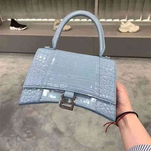 designer balencaigass bags crocodile embossed hourglass bag single shoulder messenger women's tote
designer balencaigass bags crocodile embossed hourglass bag single shoulder messenger women's tote