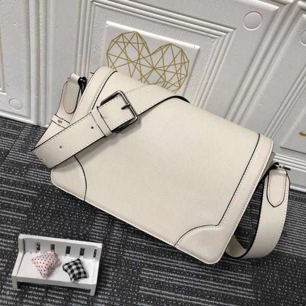men's shoulder messenger bag men briefcase leather designer handbags messengers bags wallets shoulders bag handbag wallet b30813
men's shoulder messenger bag men briefcase leather designer handbags messengers bags wallets shoulders bag handbag wallet b30813