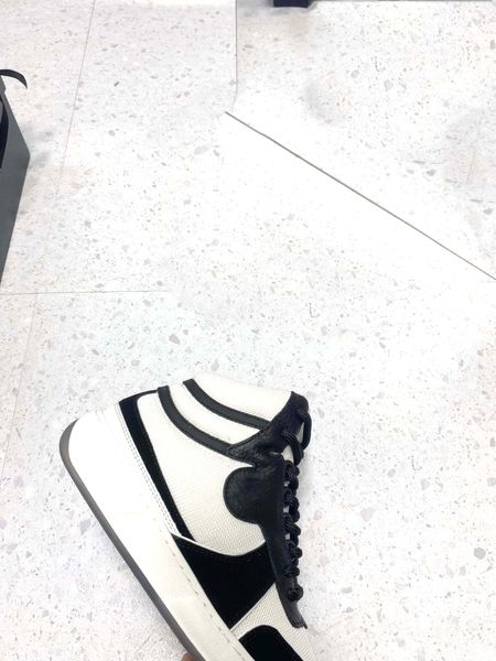2022 new style runaway shoes luxury women sneakers women's casual shoes size 35 to 40
2022 new style runaway shoes luxury women sneakers women's casual shoes size 35 to 40