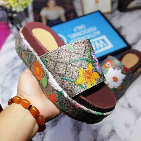 with box fashion slides sandals man woman slipper gear bottoms flip flops casual shoes espadrilles heel genuine leather 7heq, Black 
with box fashion slides sandals man woman slipper gear bottoms flip flops casual shoes espadrilles heel genuine leather 7heq, Black