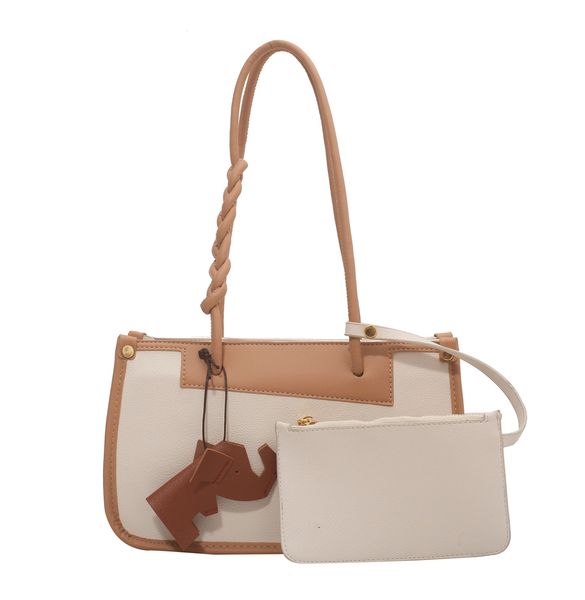 designer shoulder bag with good quality leather and classic handbag fashion for women in 2 color 19cm
designer shoulder bag with good quality leather and classic handbag fashion for women in 2 color 19cm